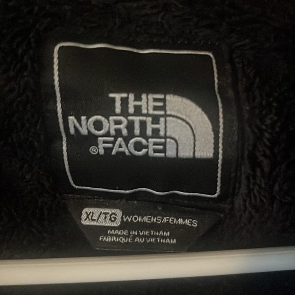 North Face fuzzy black jacket size XL. - Picture 3 of 9